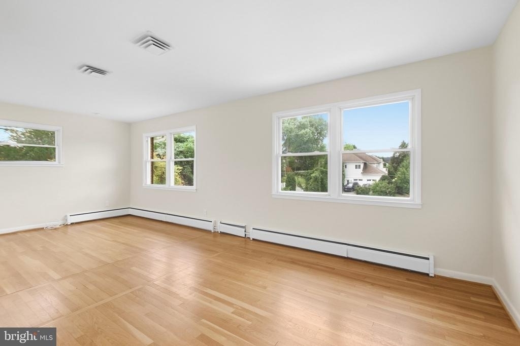 1036 Carper Street - Photo 19