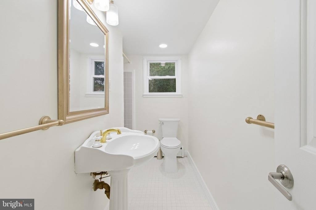 1036 Carper Street - Photo 37
