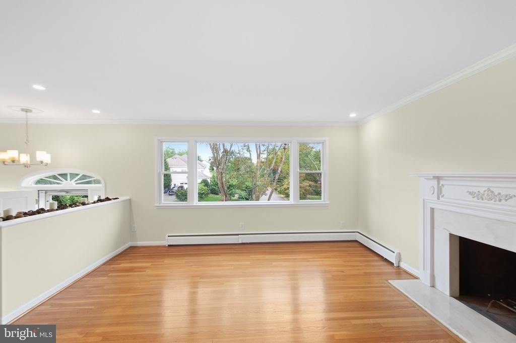 1036 Carper Street - Photo 5