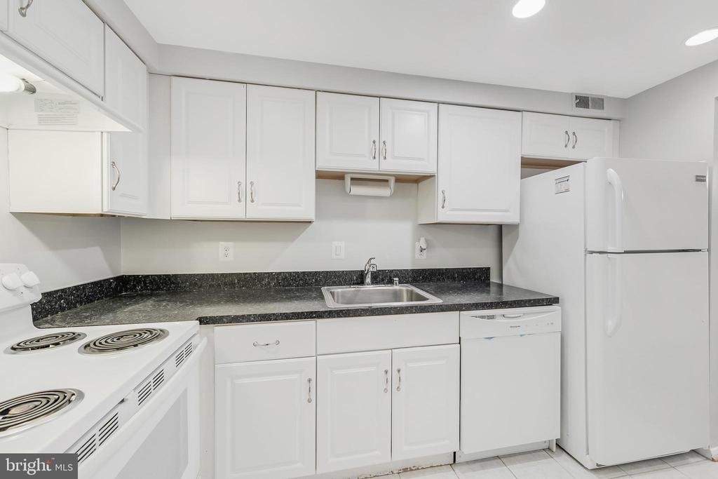 7621 Tremayne Place - Photo 11