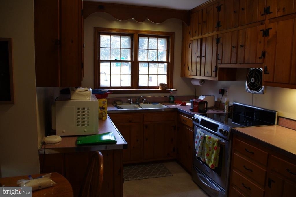 9001 Glenbrook Road - Photo 10