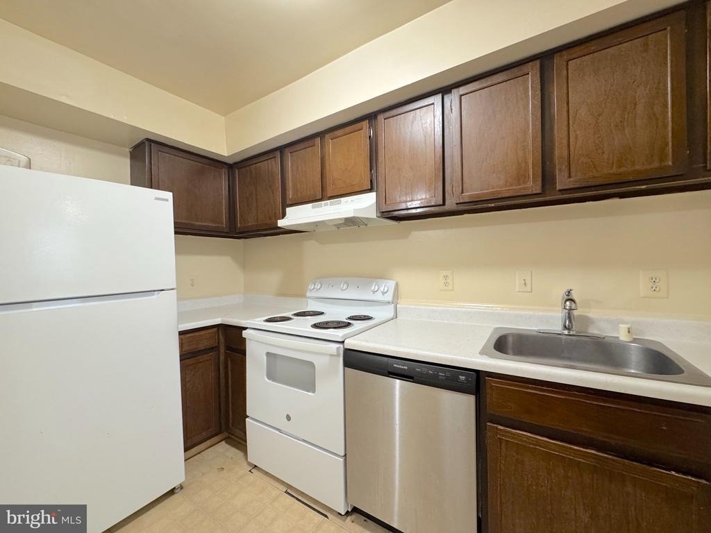 9653 Hagel Circle - Photo 7