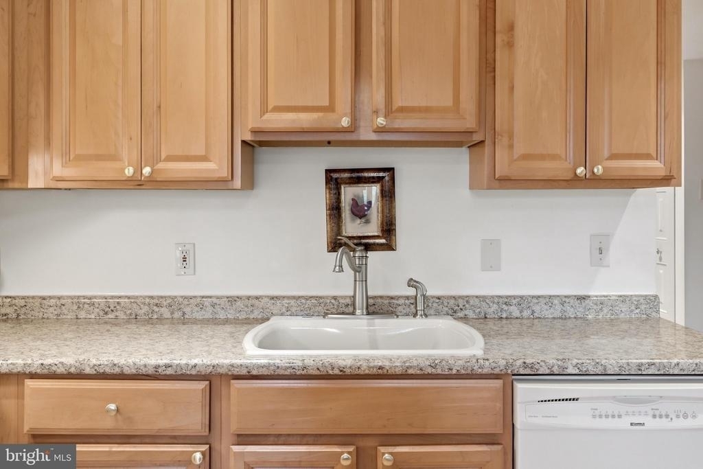 1643 Parkcrest Circle - Photo 10