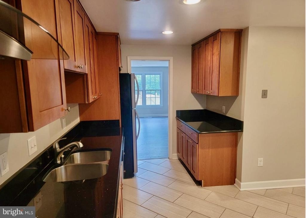 8029 Sleepy View Lane - Photo 4