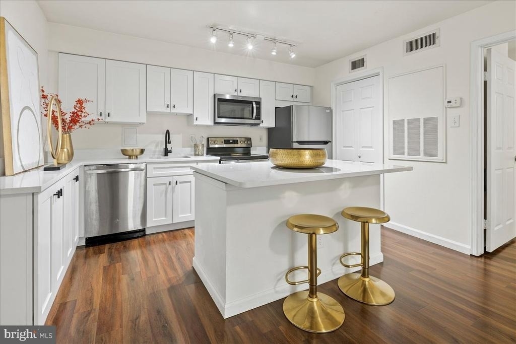 3303 Wyndham Circle - Photo 16