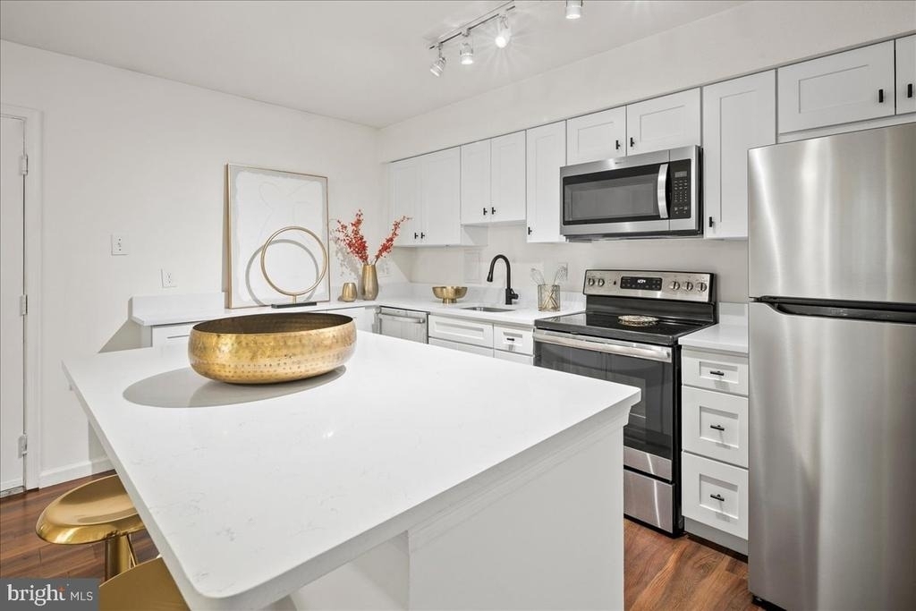 3303 Wyndham Circle - Photo 19