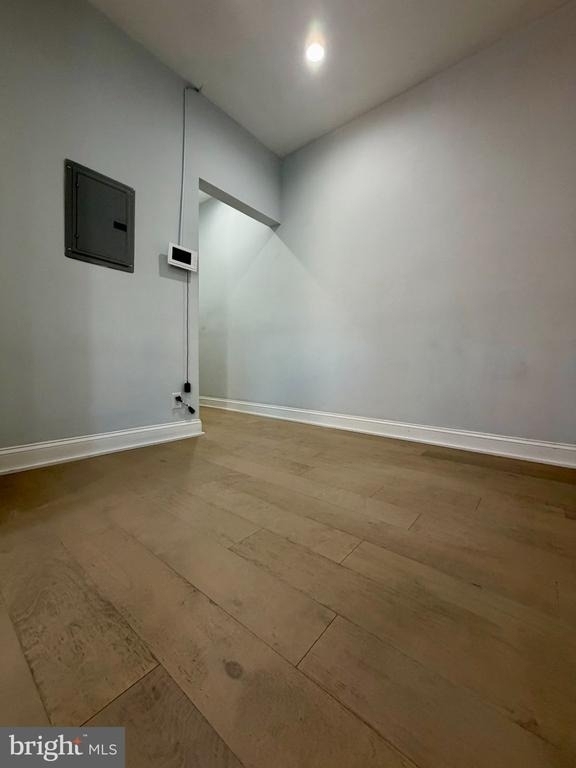1247 Snyder Avenue - Photo 4