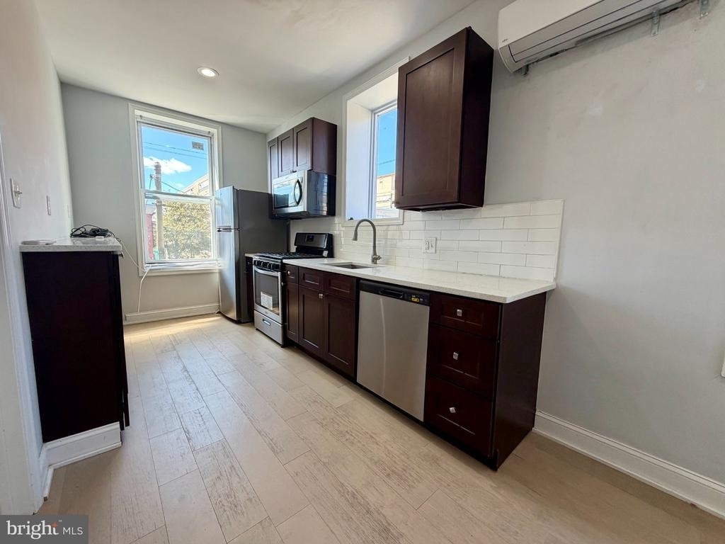 1247 Snyder Avenue - Photo 2