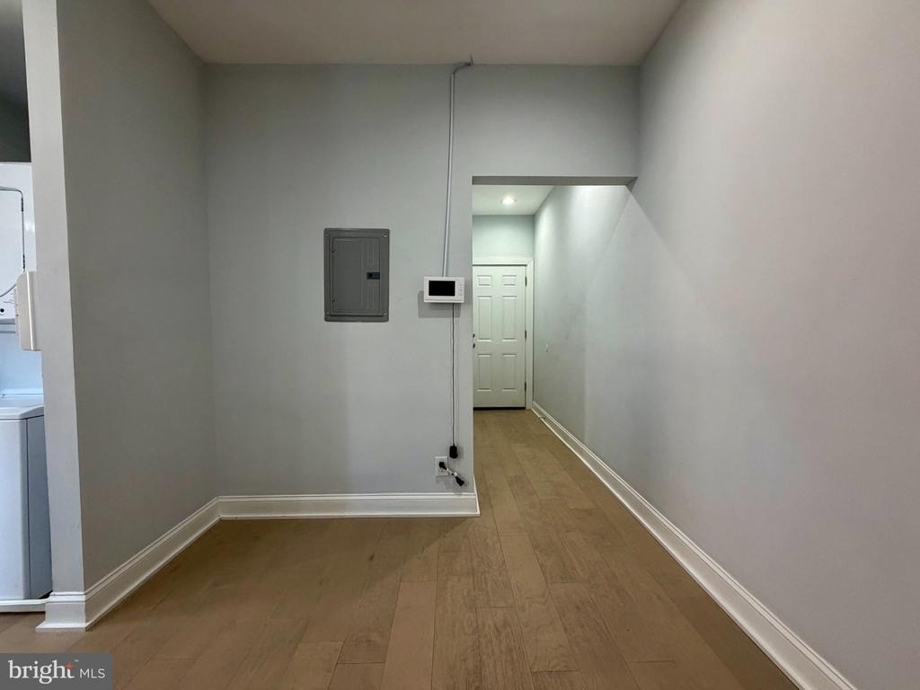 1247 Snyder Avenue - Photo 5