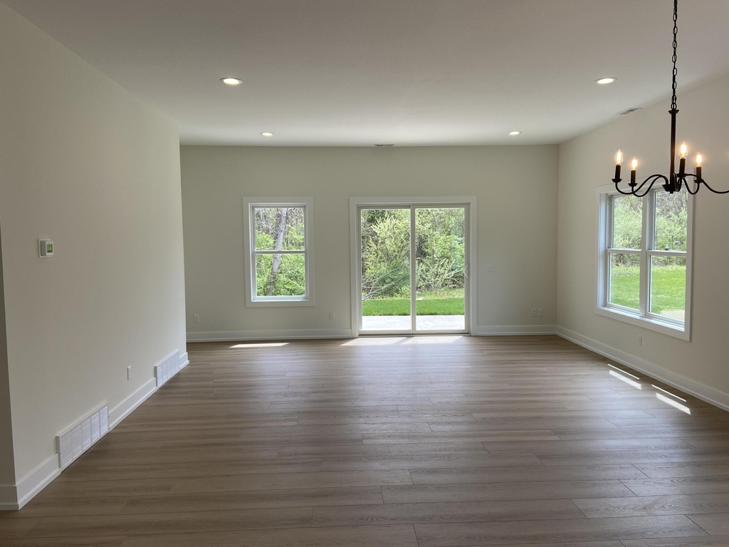 730 Violet Way - Photo 8