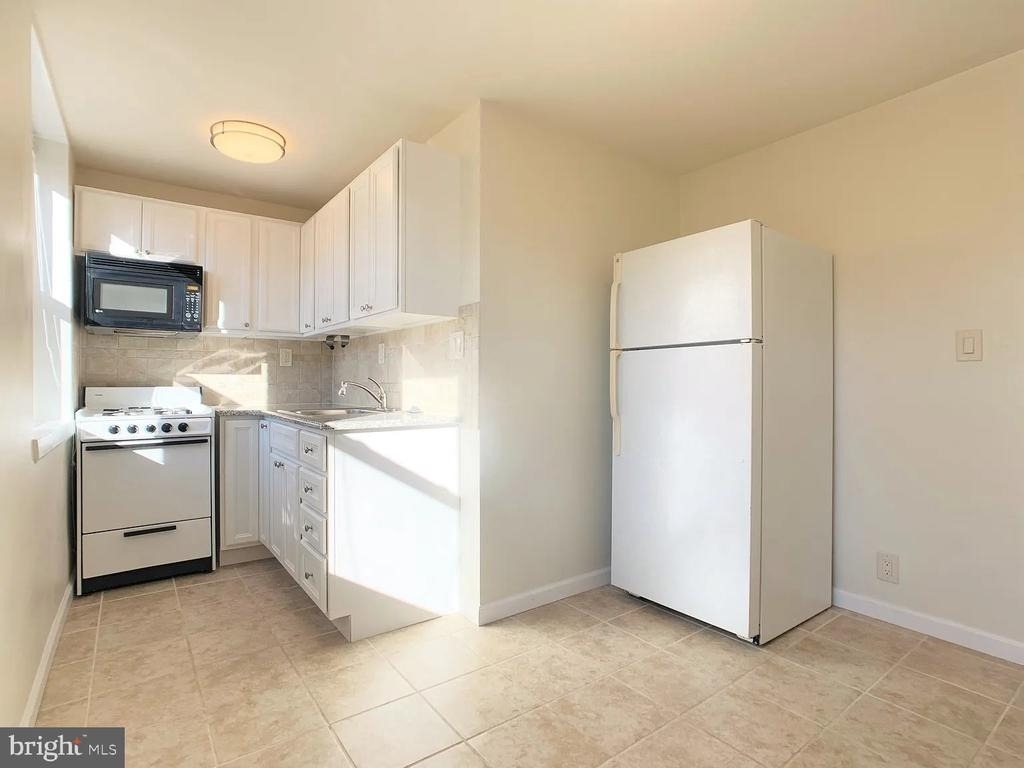 1510 Fairmount Avenue - Photo 0