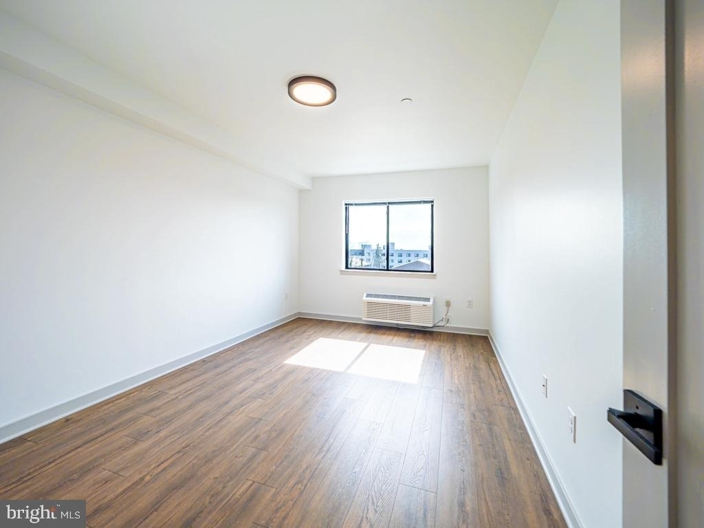 6515 Ridge Avenue - Photo 4
