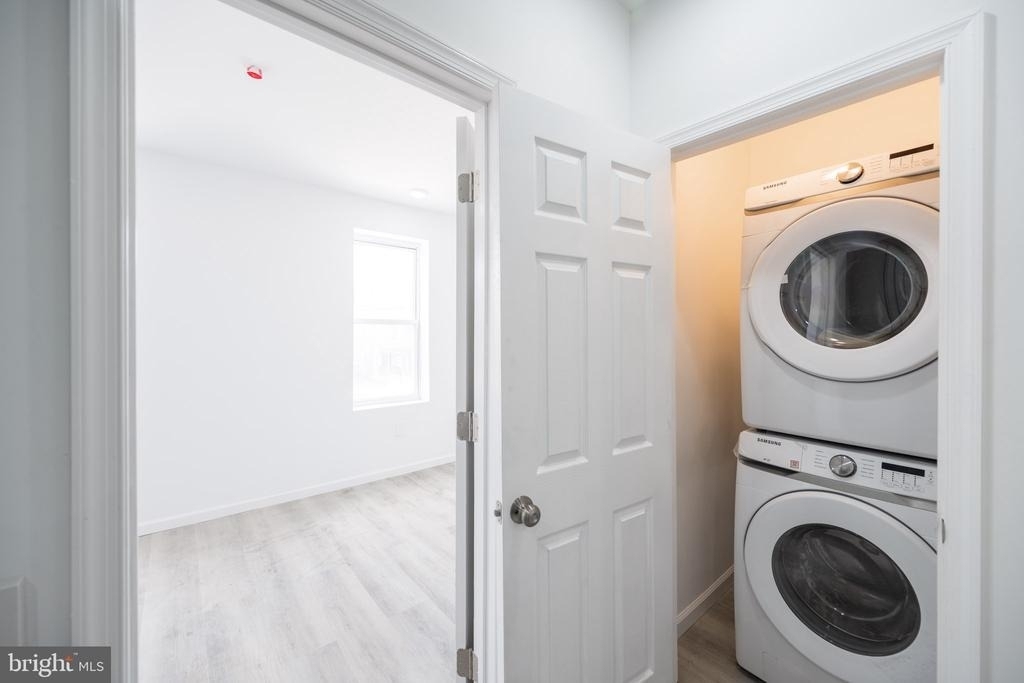 948 Belmont Avenue - Photo 2