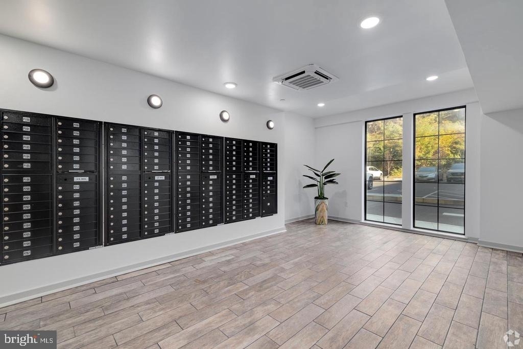 5001 Umbria Street - Photo 14