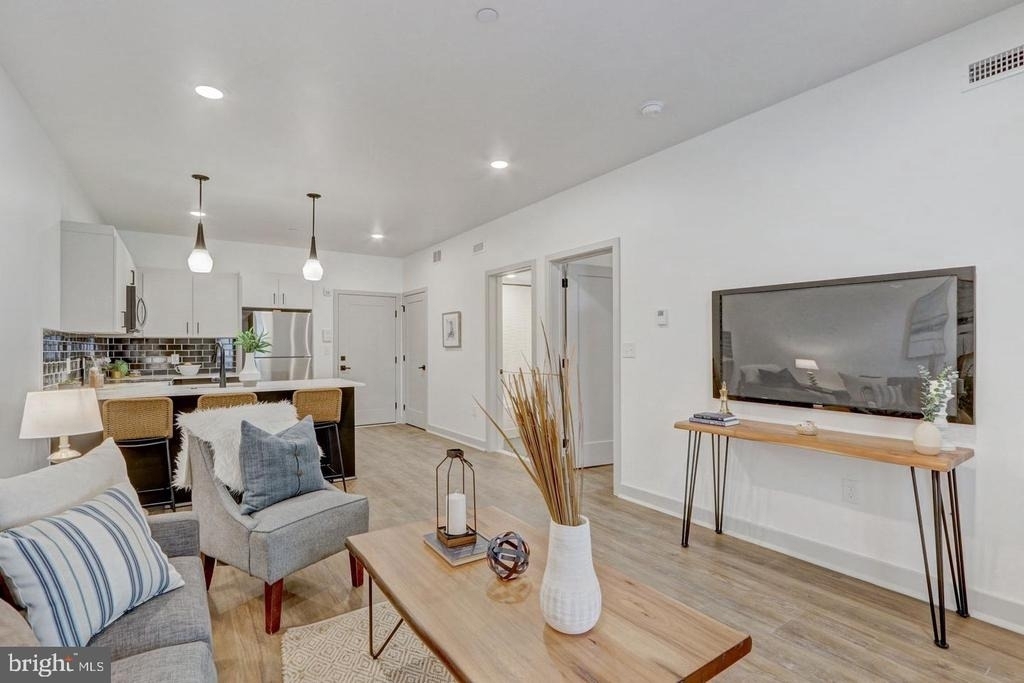 5001 Umbria Street - Photo 2