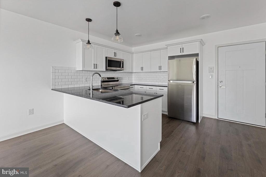 404 Fountain Street - Photo 0