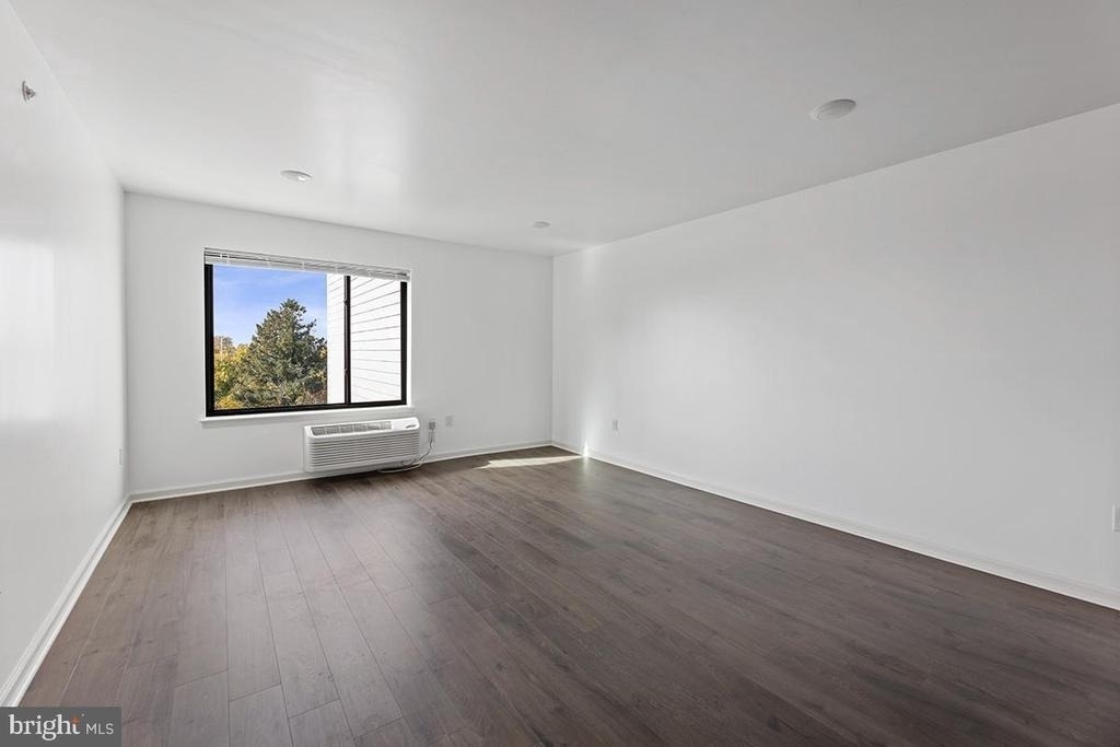404 Fountain Street - Photo 3