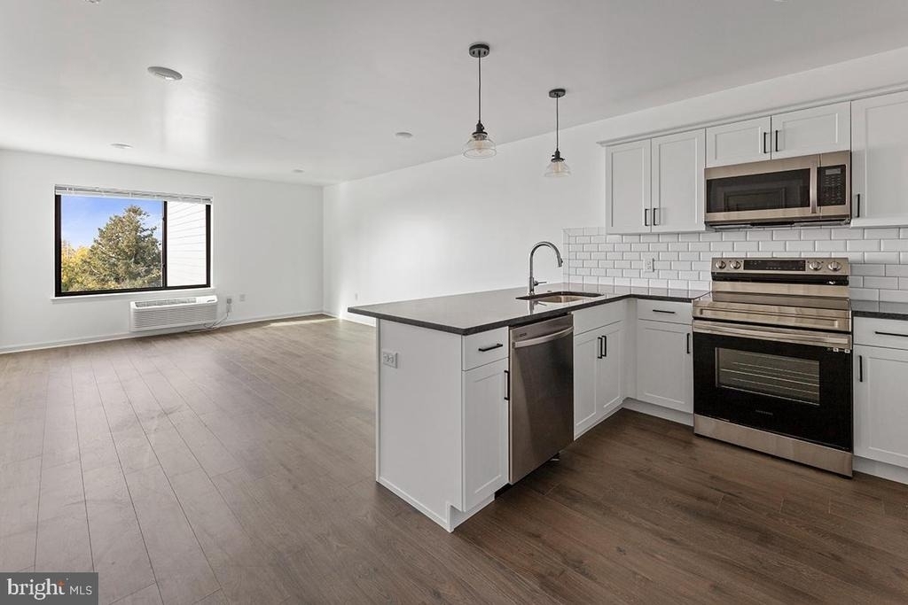 404 Fountain Street - Photo 1