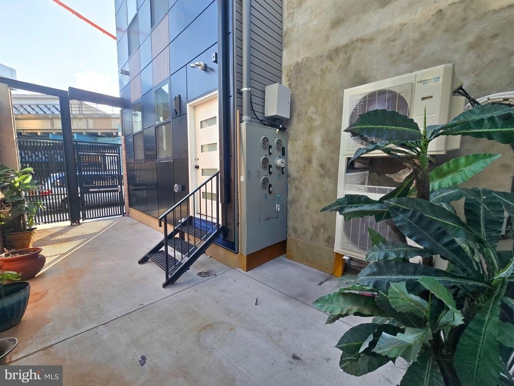 2401 Kensington Avenue - Photo 12