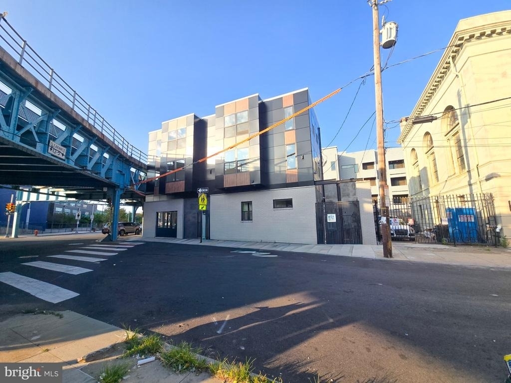 2401 Kensington Avenue - Photo 14