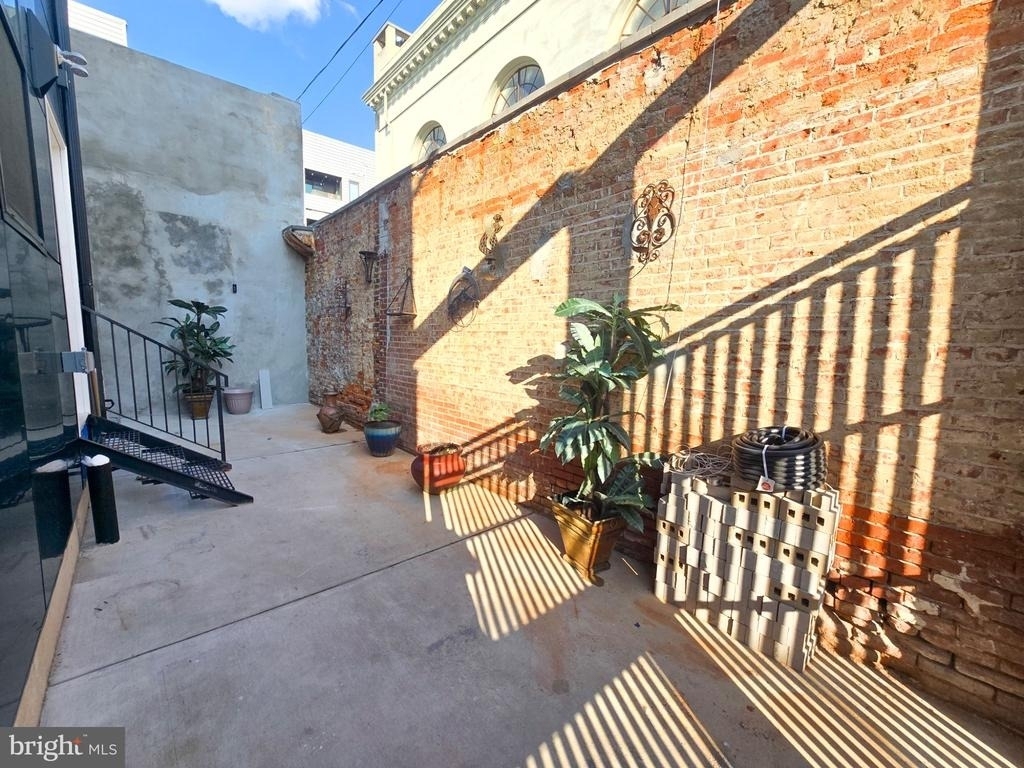 2401 Kensington Avenue - Photo 10