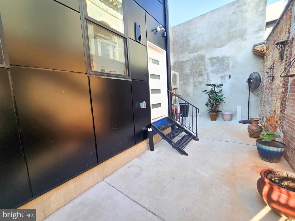 2401 Kensington Avenue - Photo 11