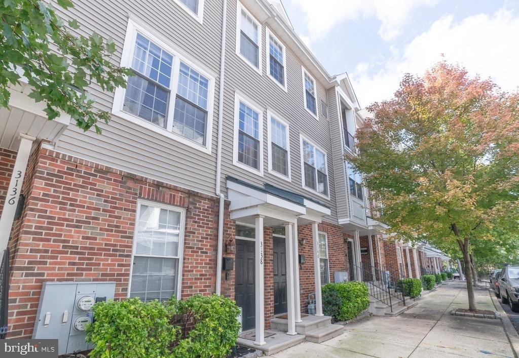 3138 W Master Street - Photo 1