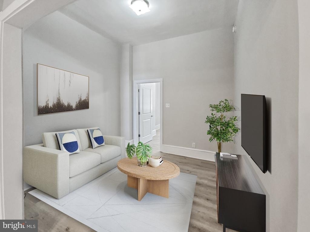 637 N 32nd Street - Photo 7
