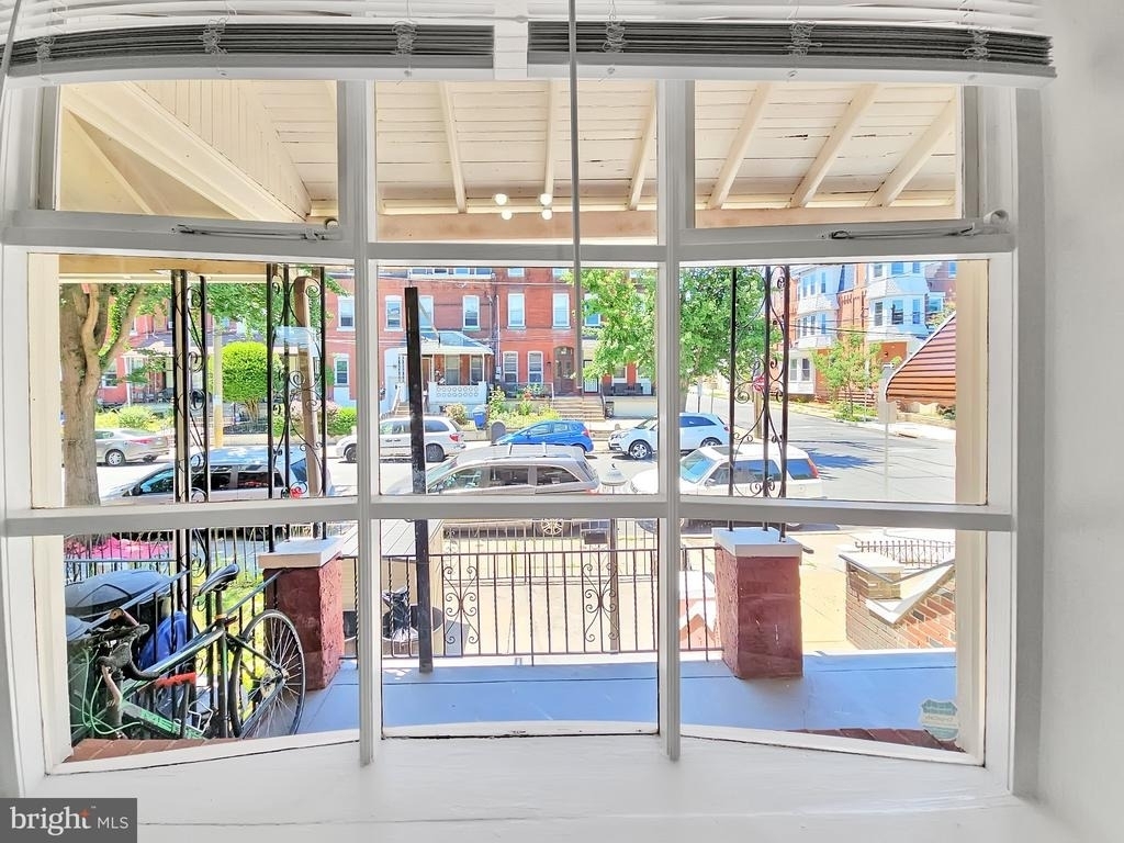 637 N 32nd Street - Photo 3