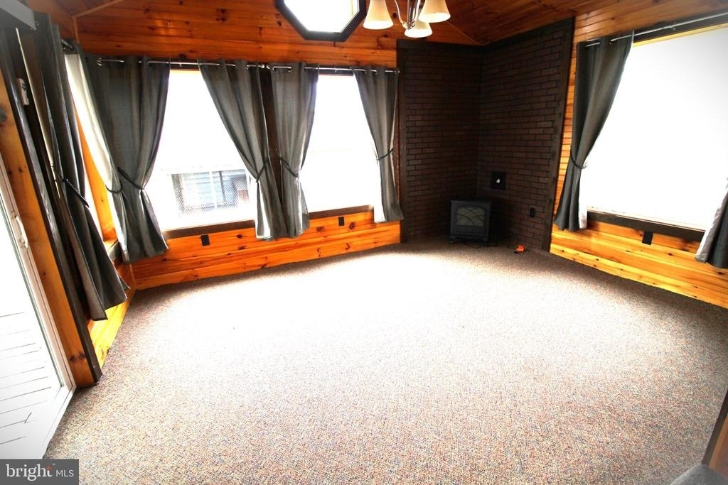 2212 Beaver Valley Pike - Photo 2