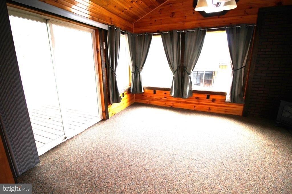 2212 Beaver Valley Pike - Photo 3