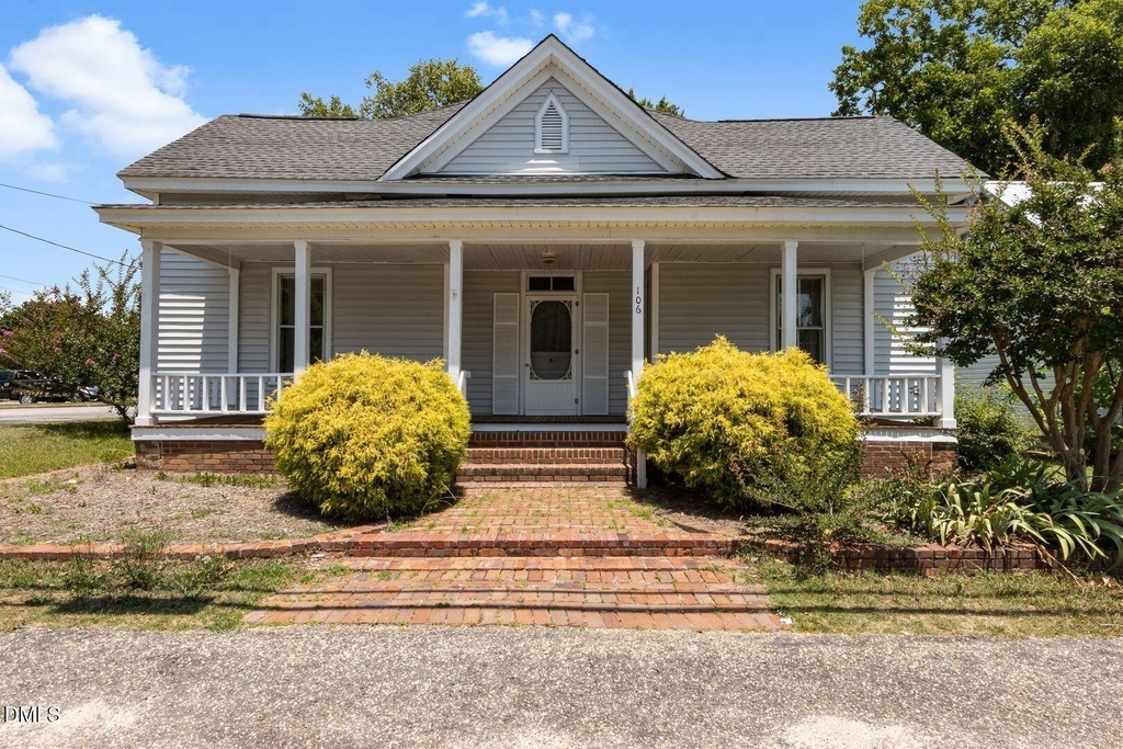 106 W Ivey Street - Photo 0