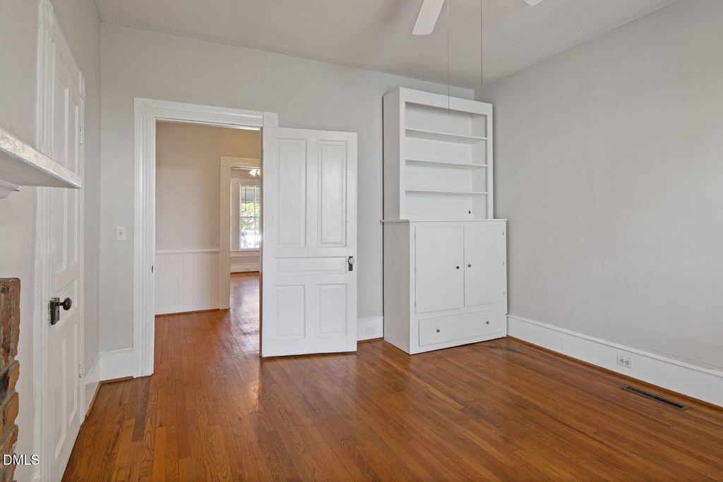 106 W Ivey Street - Photo 9