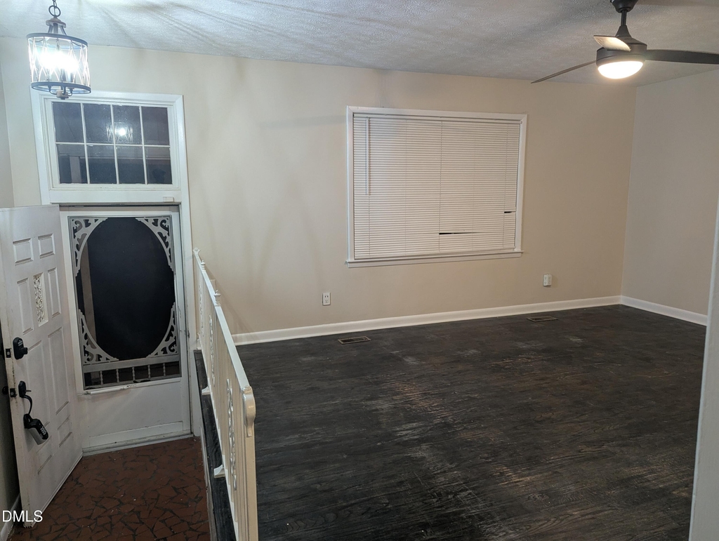 1020 Riverside Circle - Photo 2