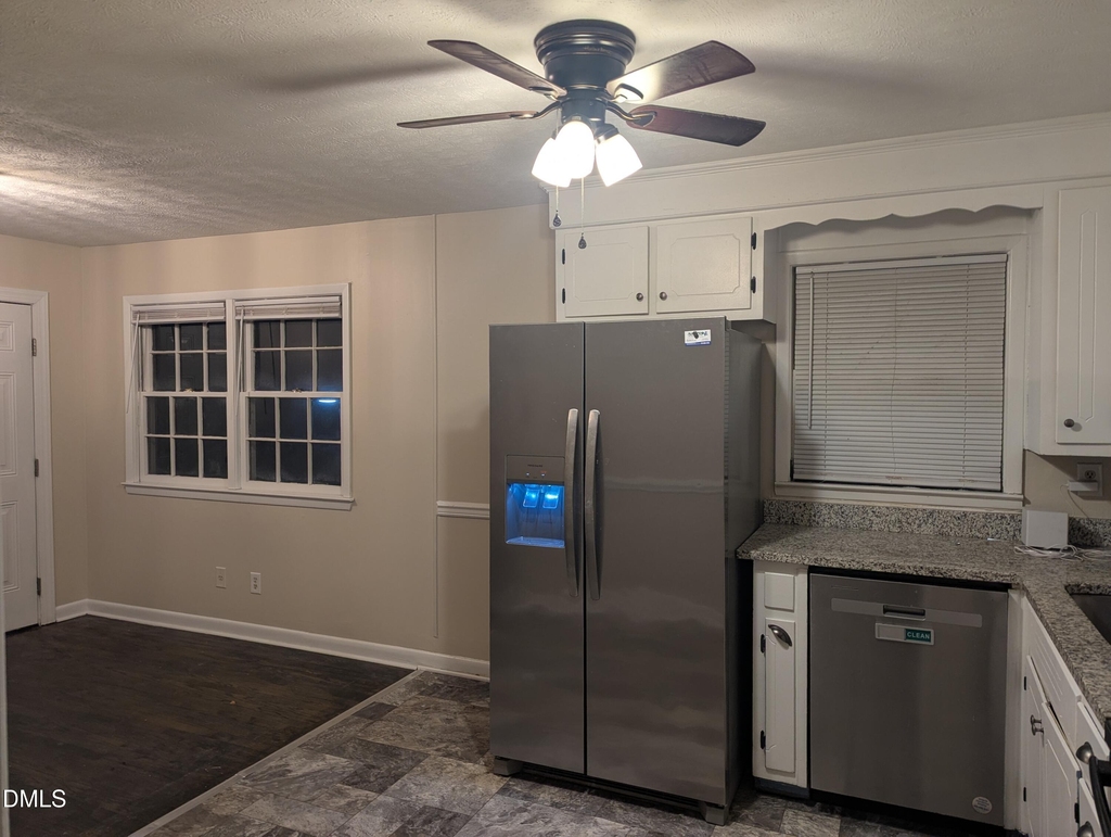 1020 Riverside Circle - Photo 11