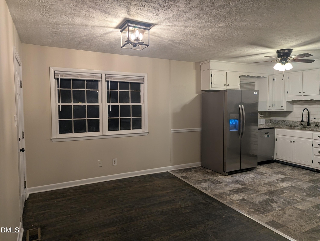 1020 Riverside Circle - Photo 9