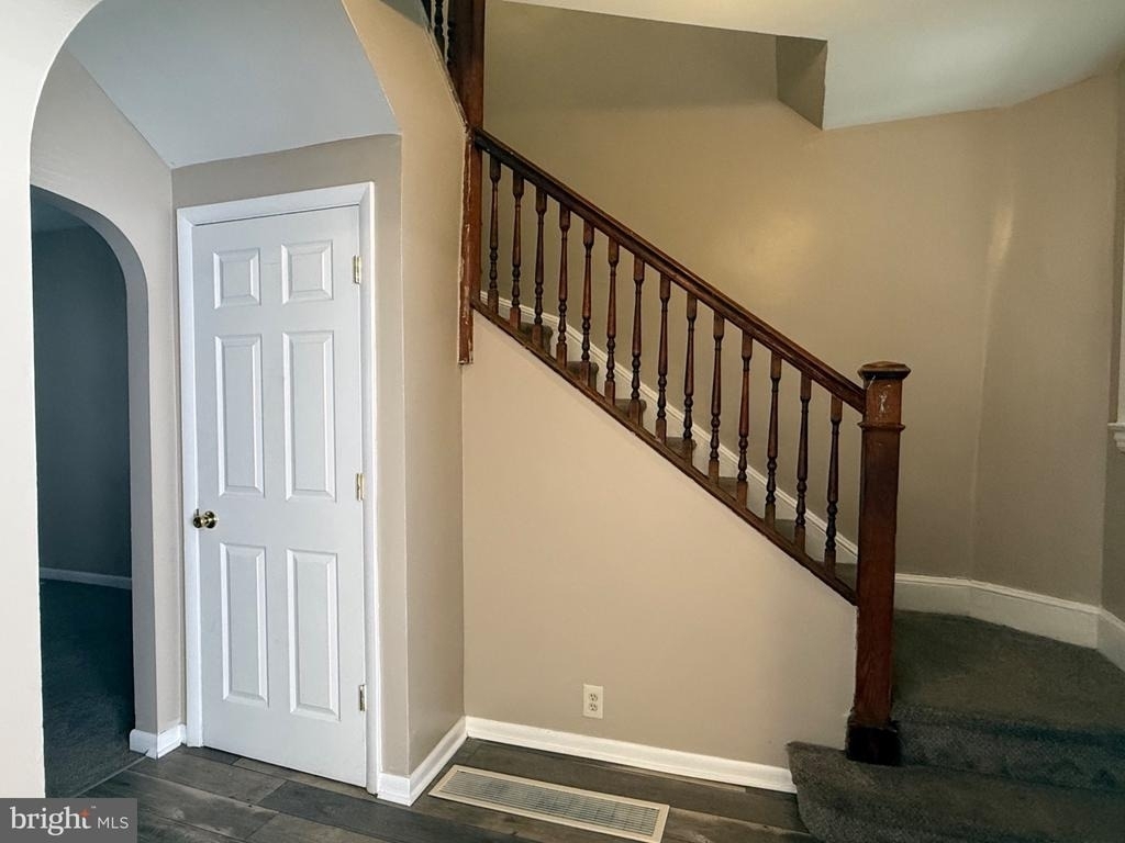 36 Spruce Street - Photo 2