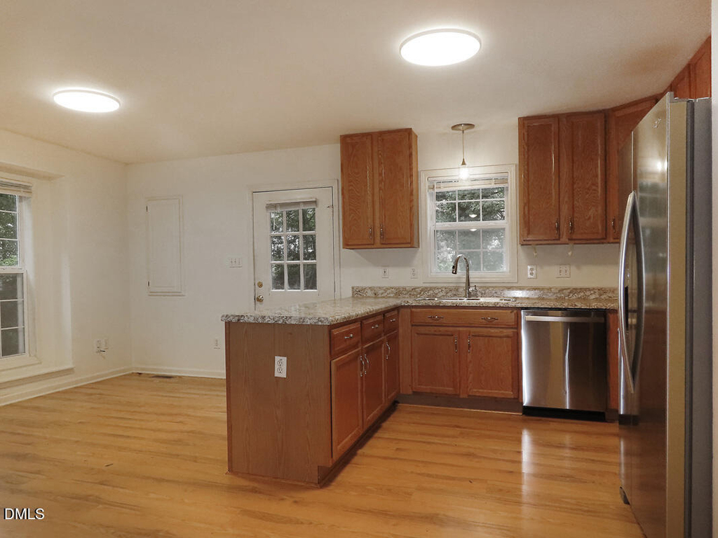 320 Davie Road - Photo 5