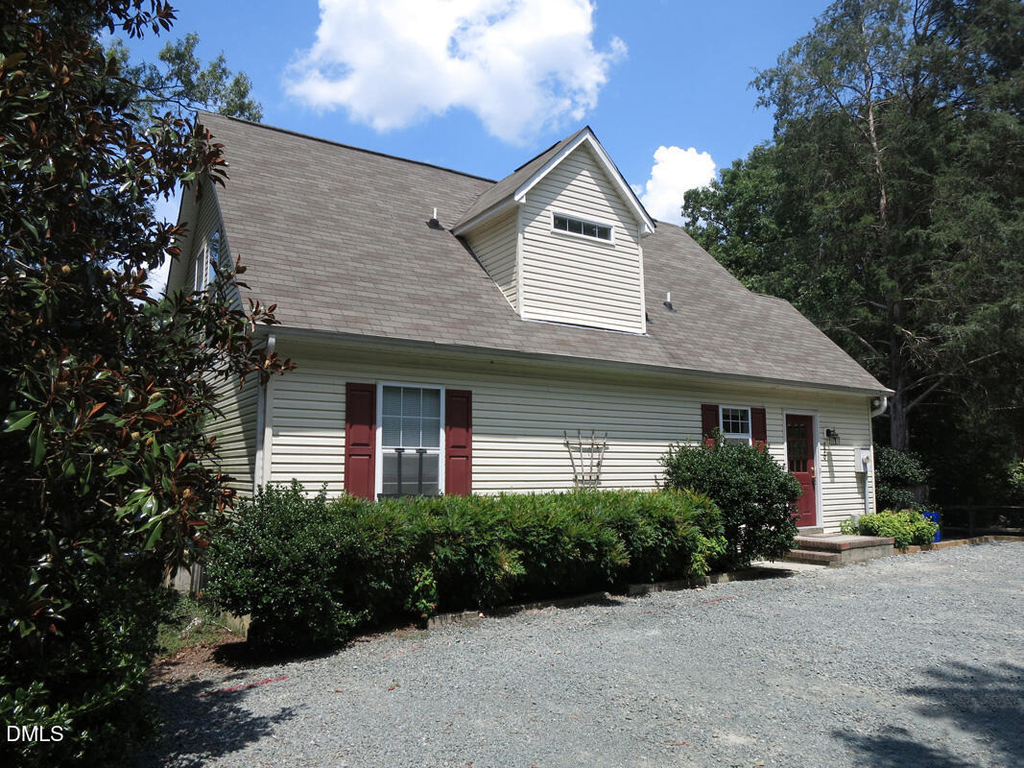 320 Davie Road - Photo 0