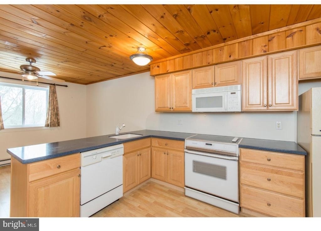 600 Campbell Circle - Photo 1