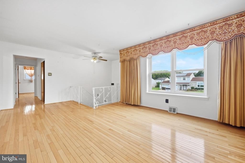 3242 Parkview Drive - Photo 5
