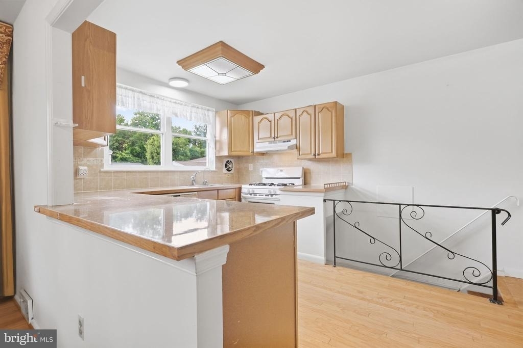 3242 Parkview Drive - Photo 8