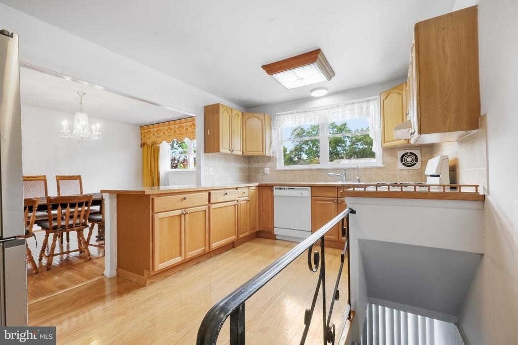3242 Parkview Drive - Photo 11