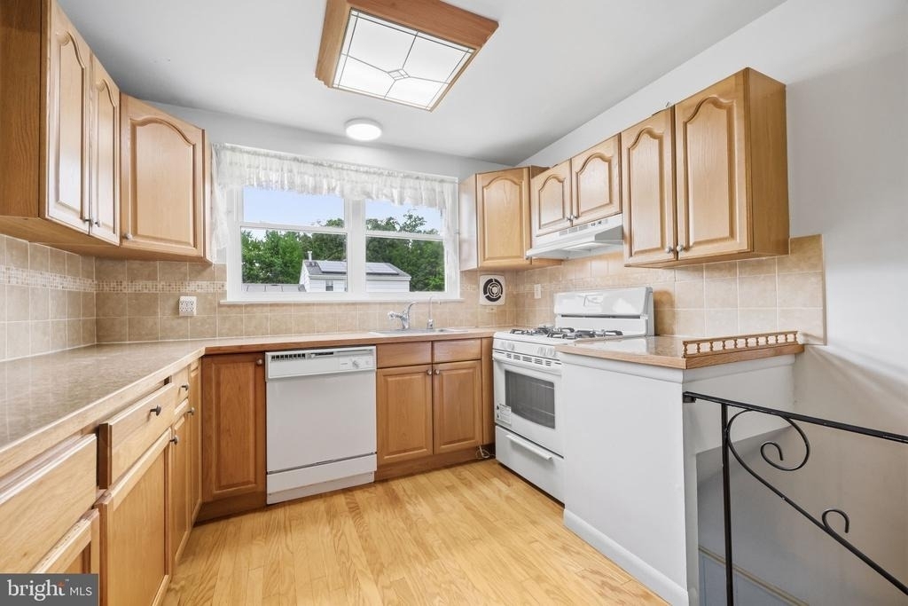 3242 Parkview Drive - Photo 9