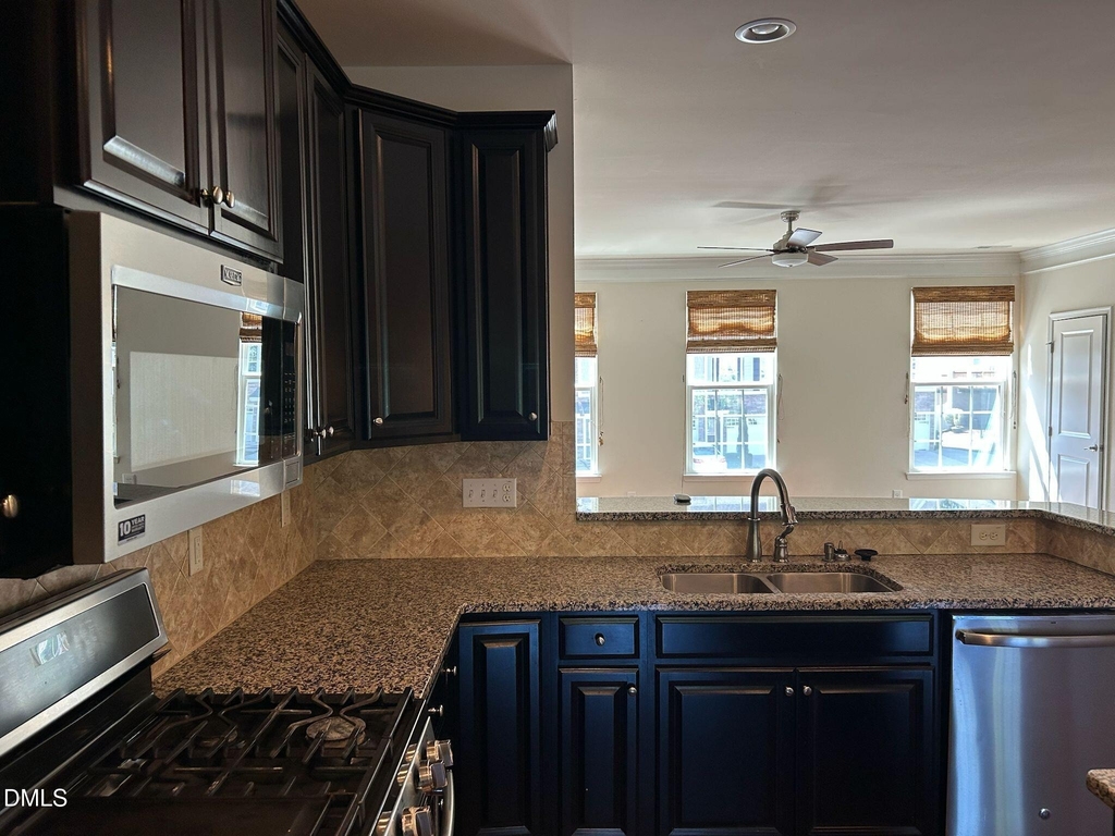 1112 Boxcar Way - Photo 3