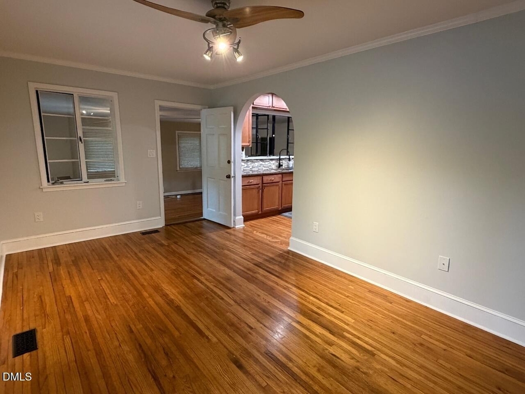 401 Barclay Road - Photo 1