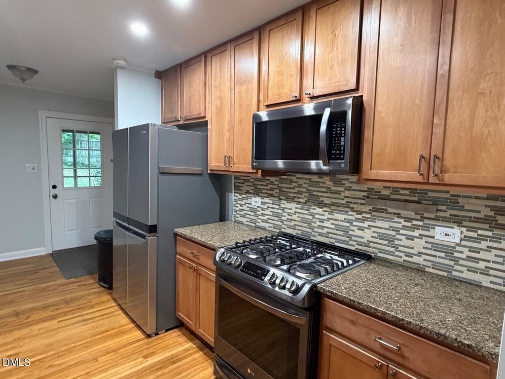 401 Barclay Road - Photo 10