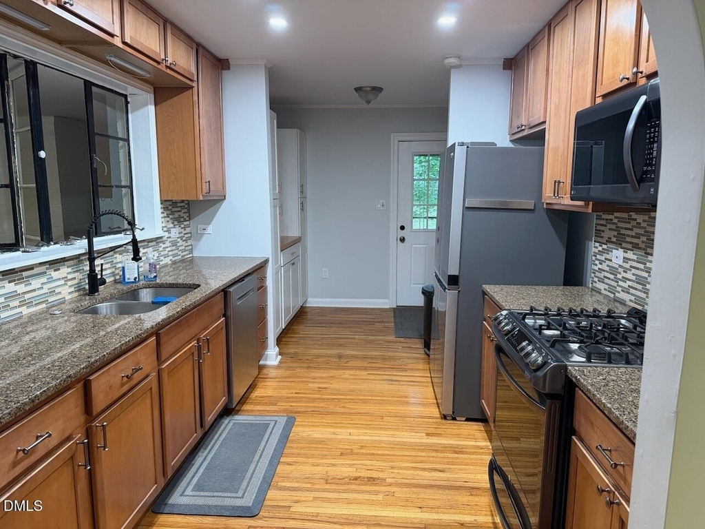 401 Barclay Road - Photo 2