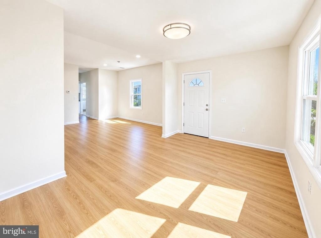 103 Logan Lane - Photo 2