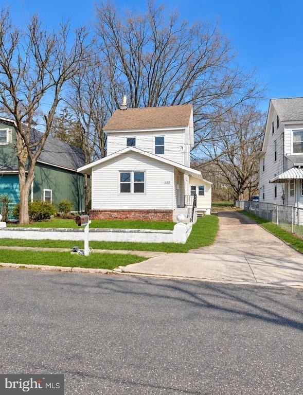 103 Logan Lane - Photo 0